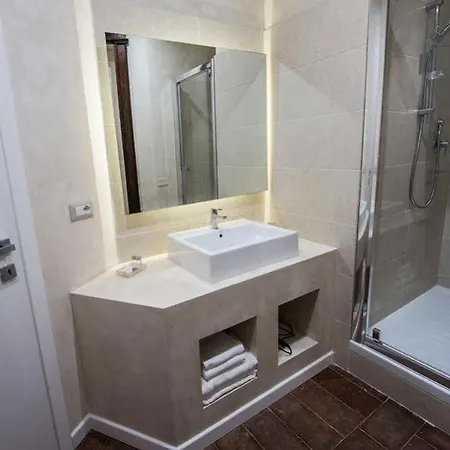 Hotel Diffuso Birkin Castello